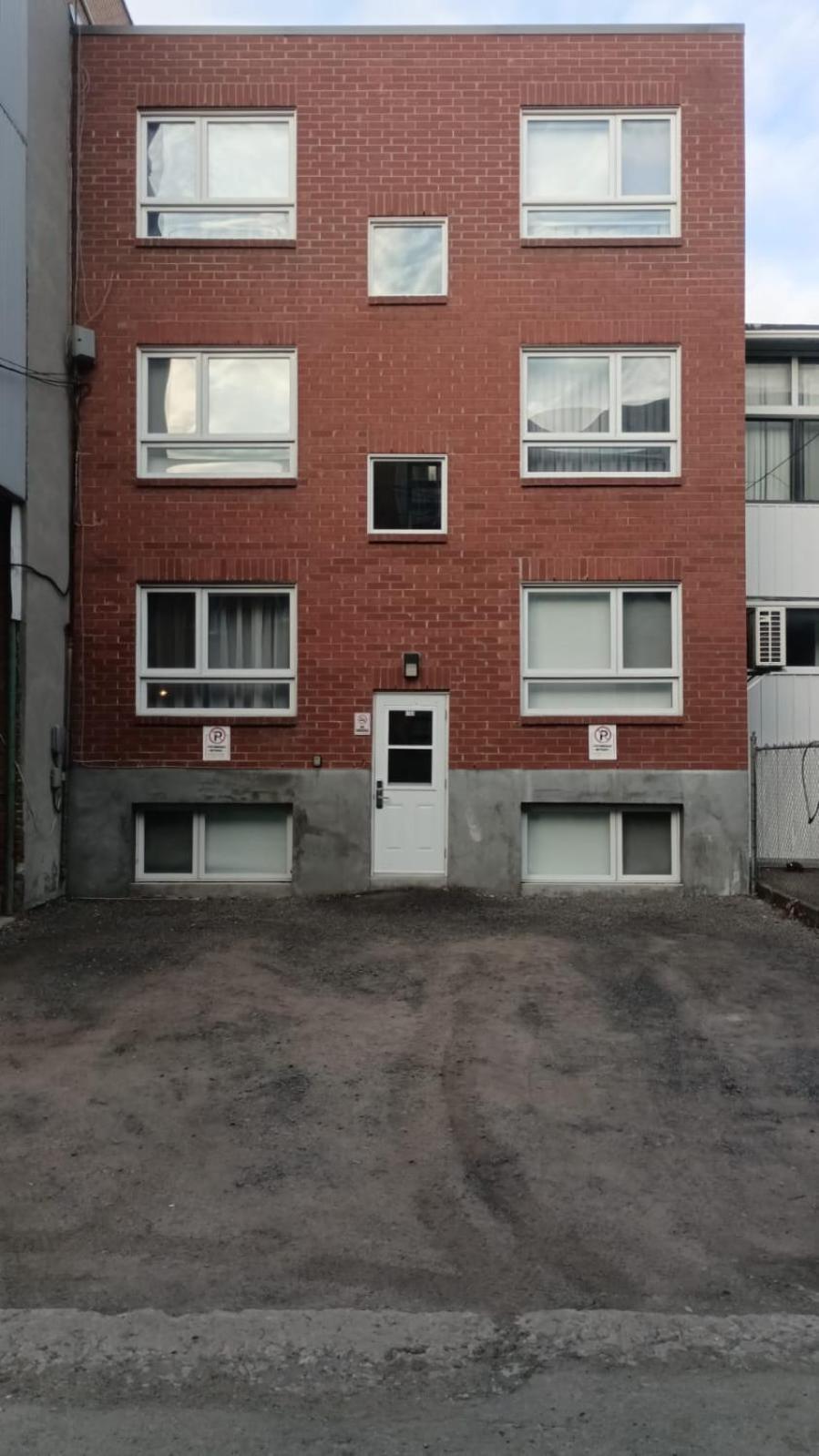 Romantic Studio In The Heart Of Little Italy By Den Stays Montreal Bagian luar foto